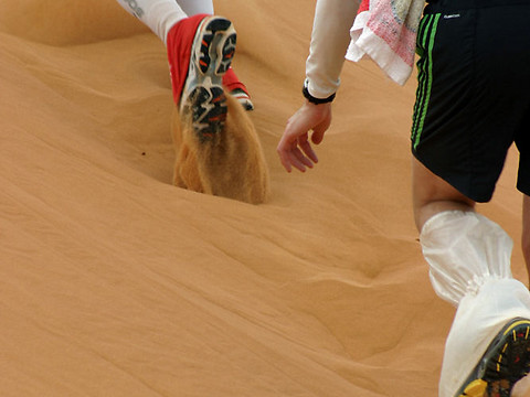 Cobi team běží Marathon des Sables v africké poušti!