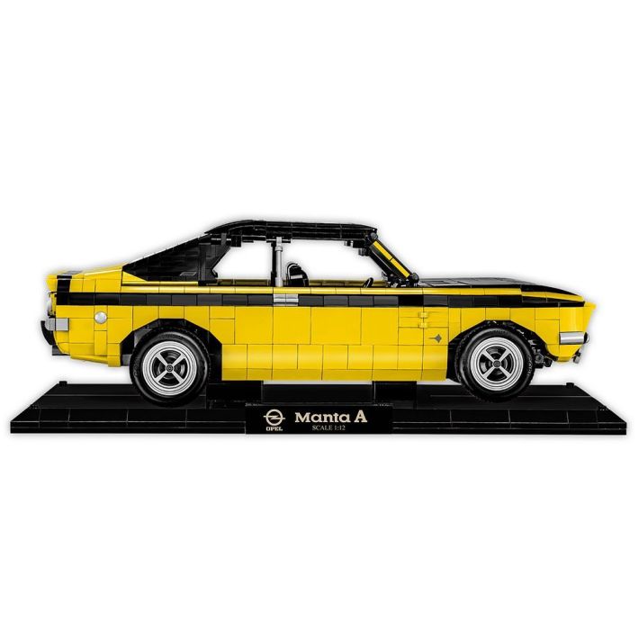 Opel Manta A 1970 - Executive Edition - fot. 3