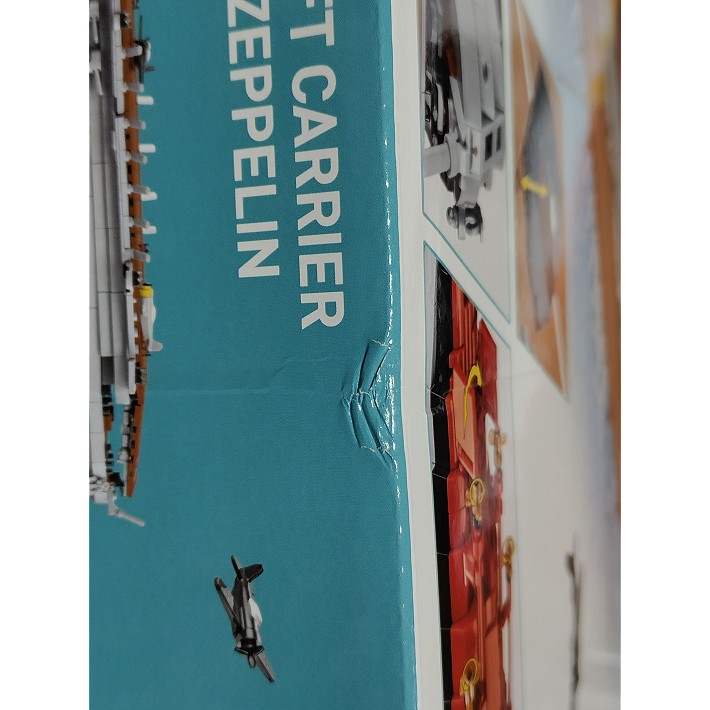 Aircraft Carrier Graf Zeppelin - uszkodzone opakowanie - fot. 3